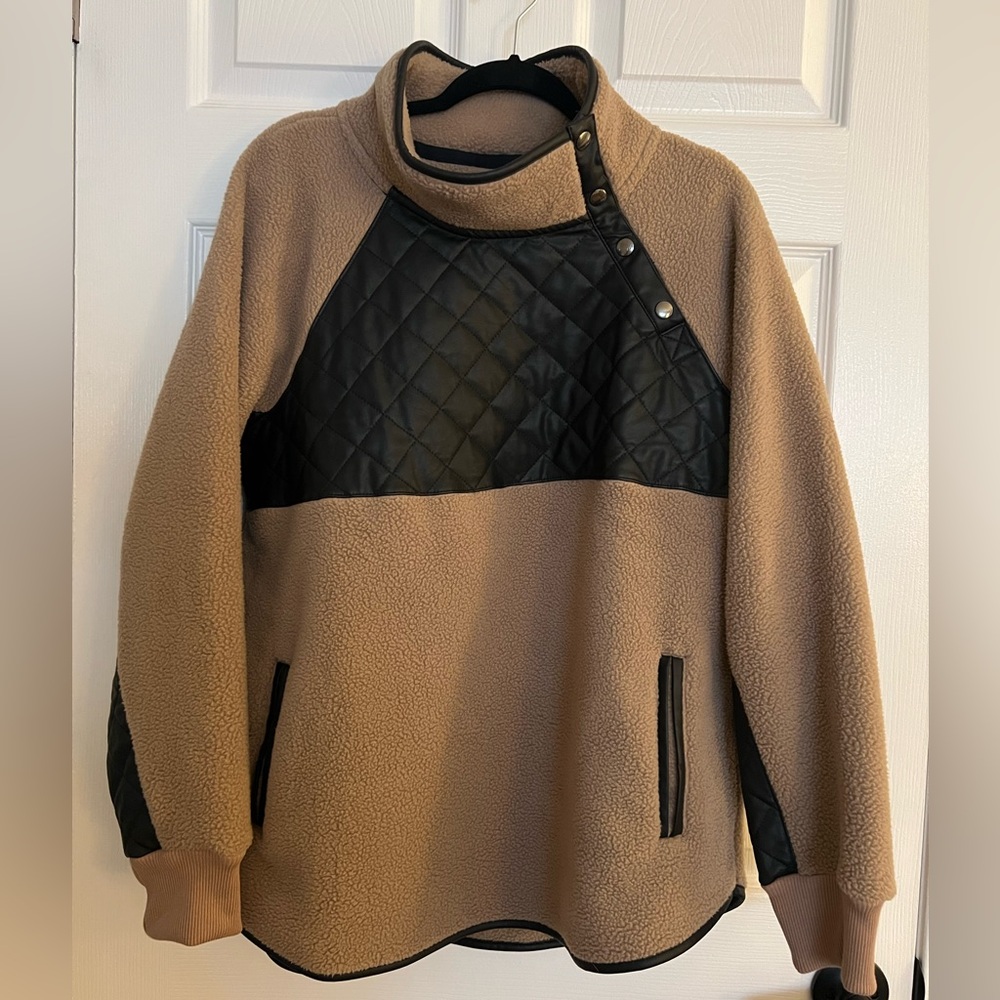 Abercrombie Quilted Fleece Pullover